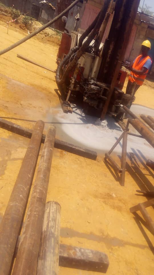 Reconnaissance géotechnique du site — chantier de l’immeuble R+5 à Akébé